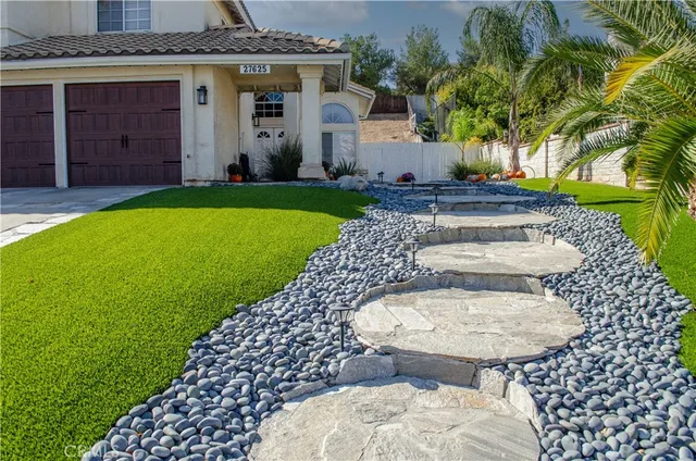 $885,000 | 27625 Moonlight Place, Castaic, CA 91384