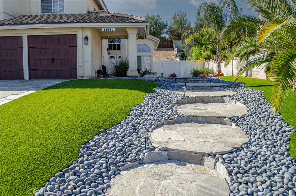 27625 Moonlight Place Castaic, CA 91384 - Photo 4 of 72