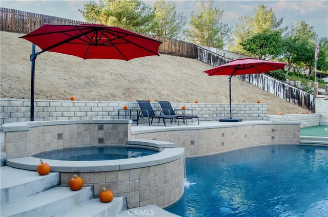 $885,000 | 27625 Moonlight Place, Castaic, CA 91384