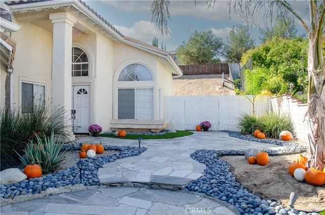 $885,000 | 27625 Moonlight Place, Castaic, CA 91384