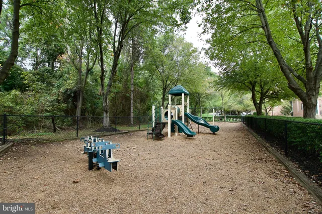 a view of outdoor space with entertaining space