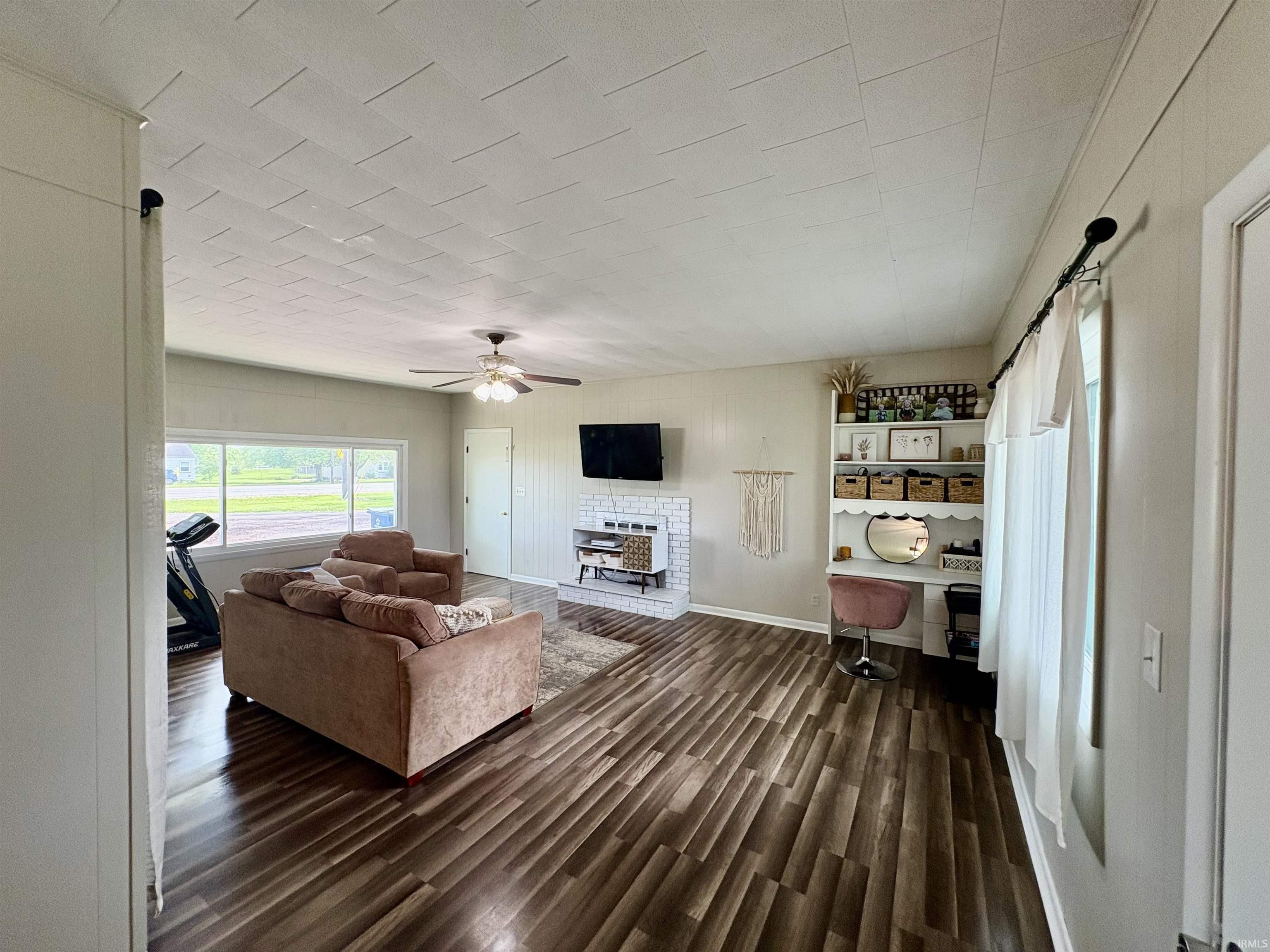 609 West Dustman Road Bluffton, IN 46714 - Photo 16 of 33 Gallery Image 16