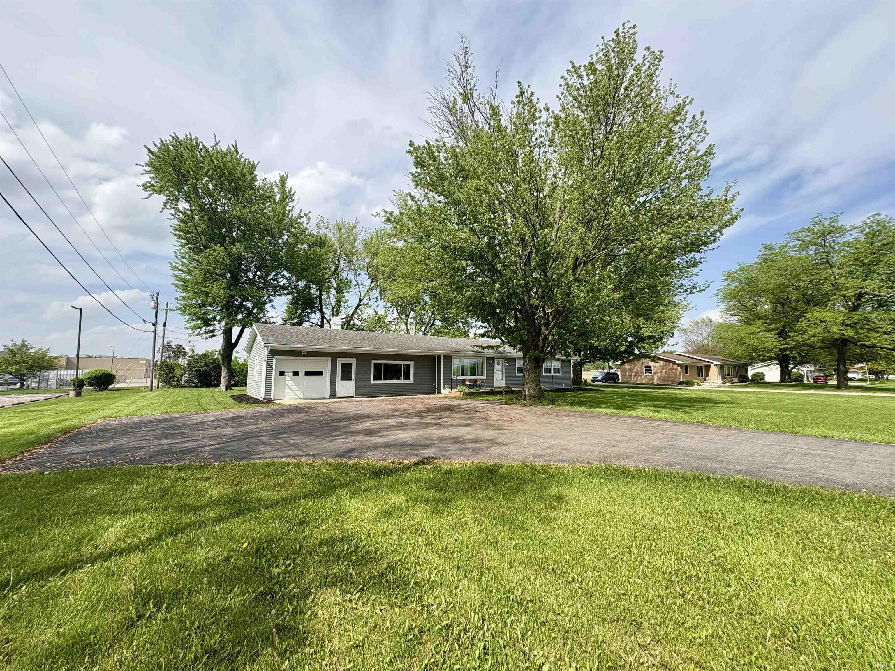 609 West Dustman Road Bluffton, IN 46714 - Photo 2 of 33 Gallery Image 2