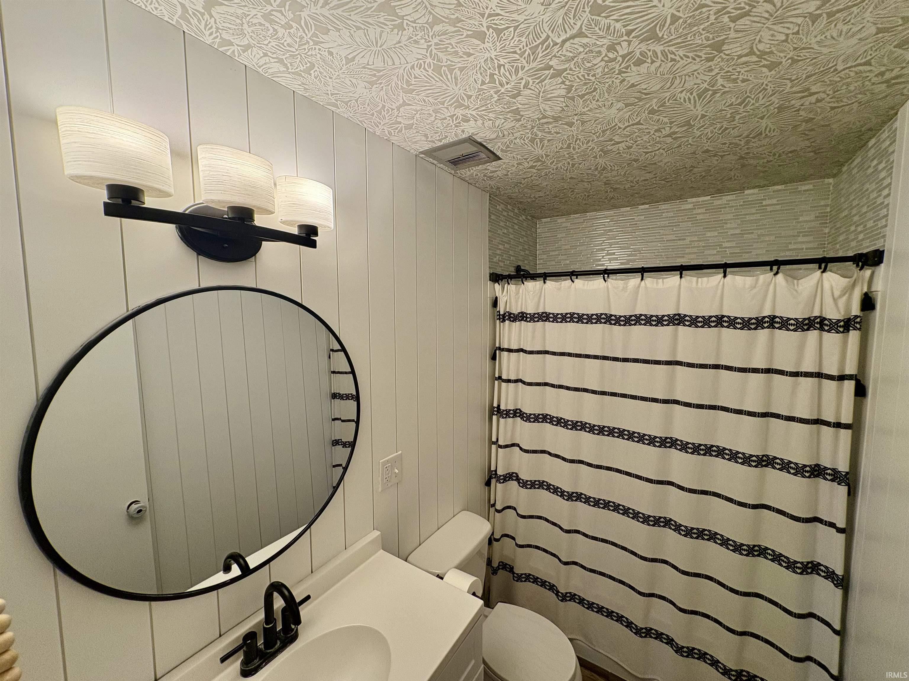 609 West Dustman Road Bluffton, IN 46714 - Photo 22 of 33 Gallery Image 22