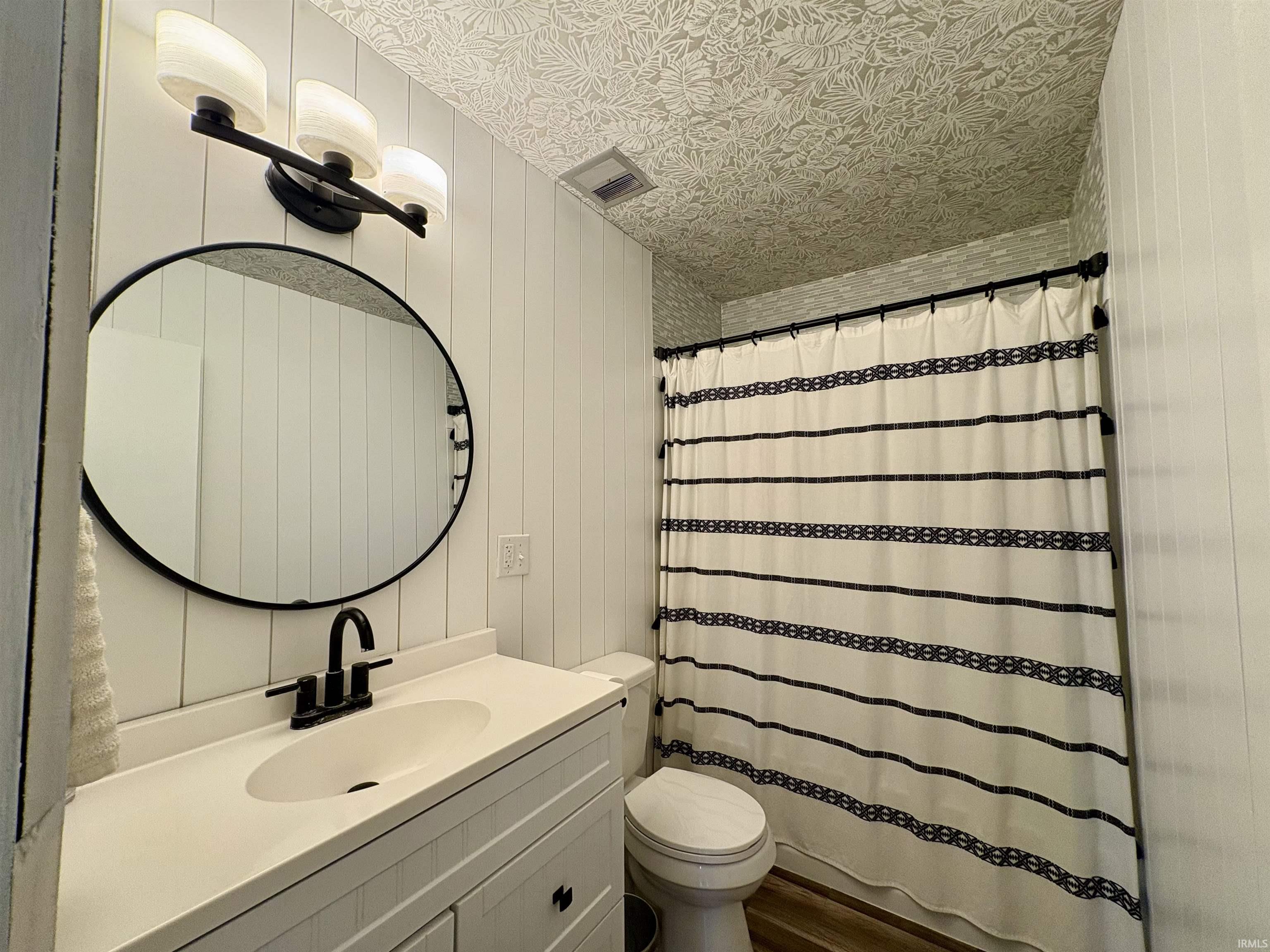 609 West Dustman Road Bluffton, IN 46714 - Photo 23 of 33 Gallery Image 23