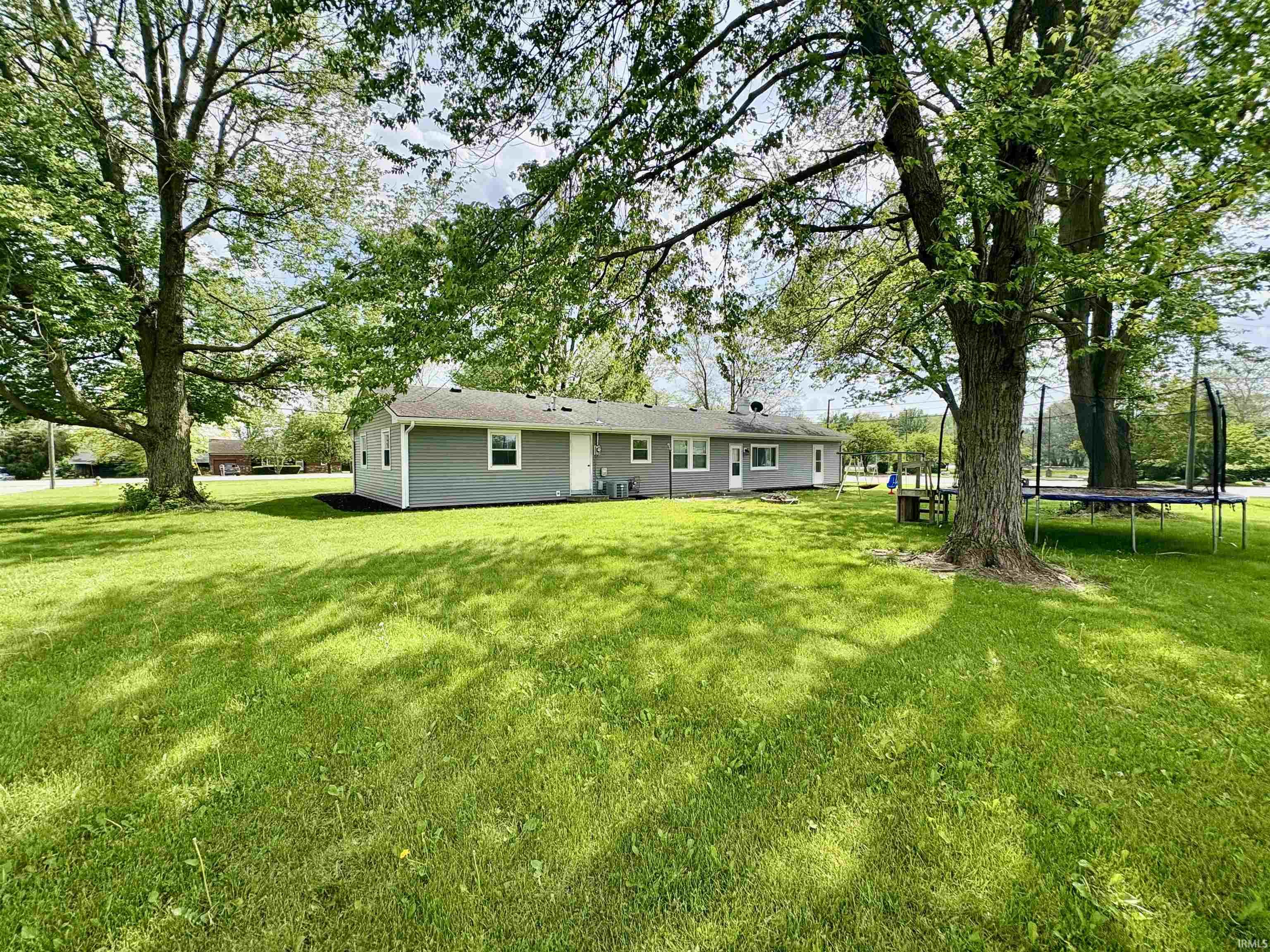 609 West Dustman Road Bluffton, IN 46714 - Photo 32 of 33 Gallery Image 32