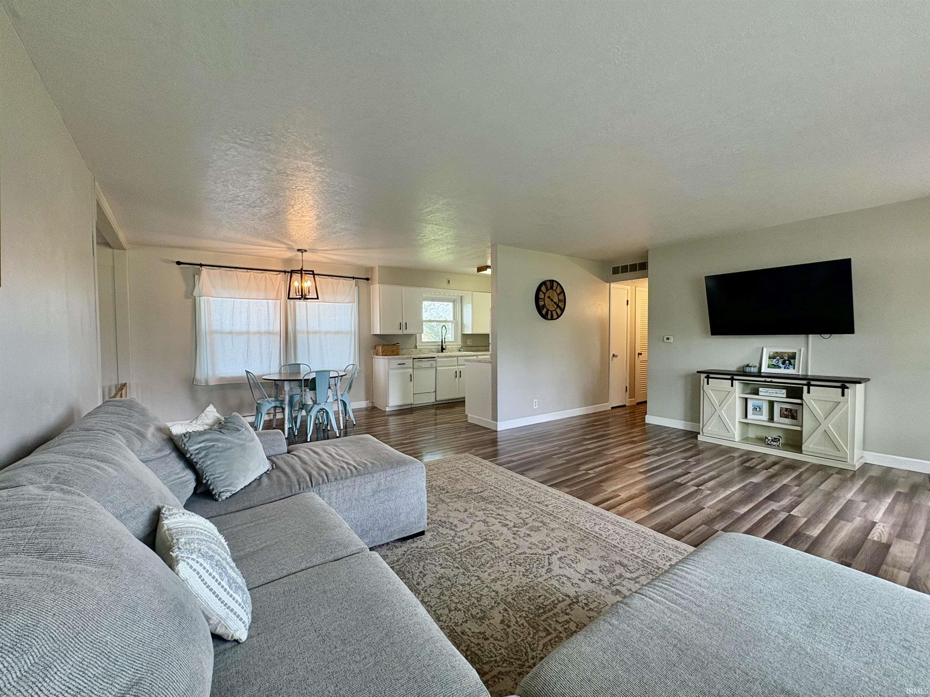 609 West Dustman Road Bluffton, IN 46714 - Photo 7 of 33 Gallery Image 7