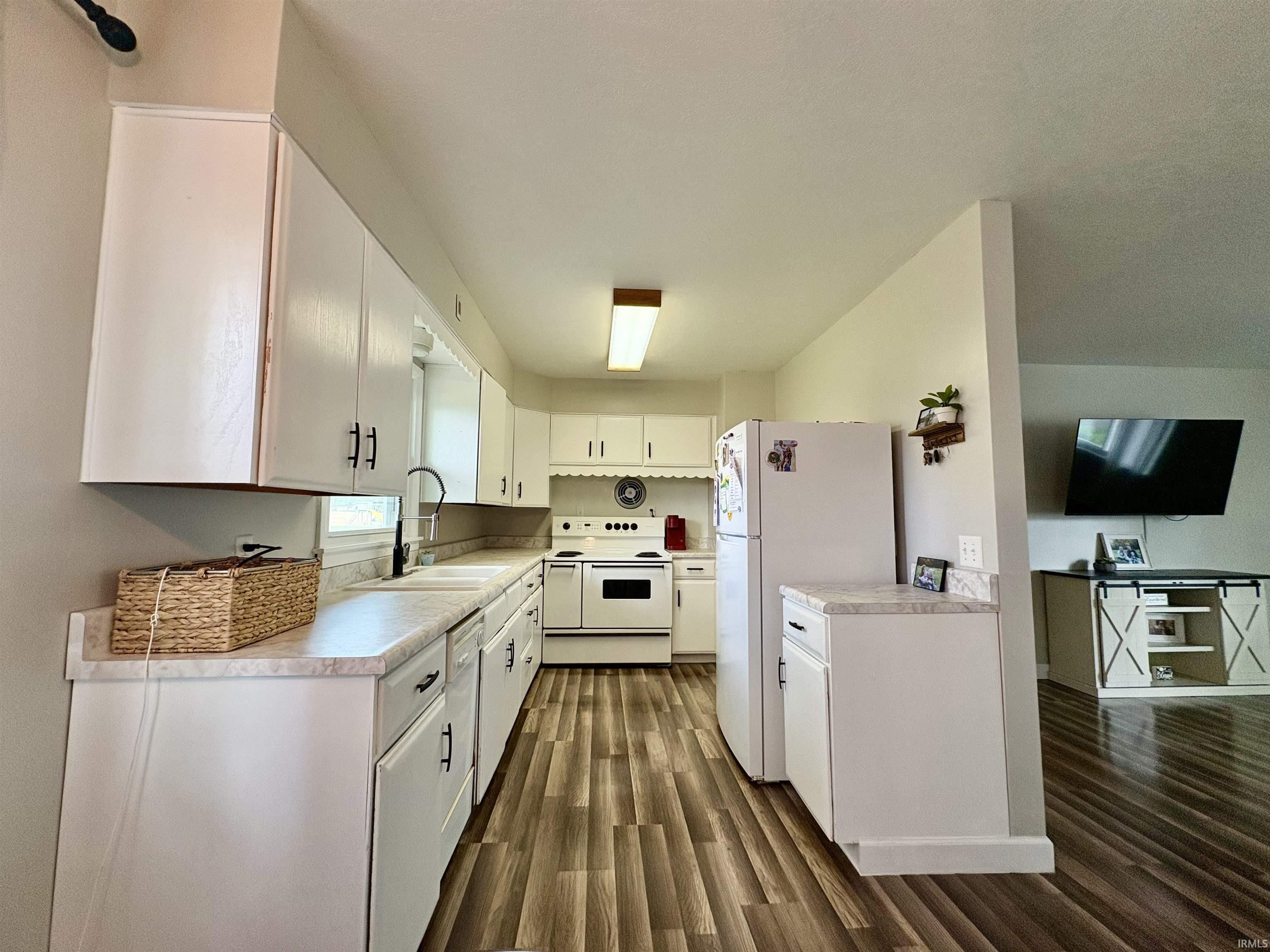 609 West Dustman Road Bluffton, IN 46714 - Photo 10 of 33 Gallery Image 10
