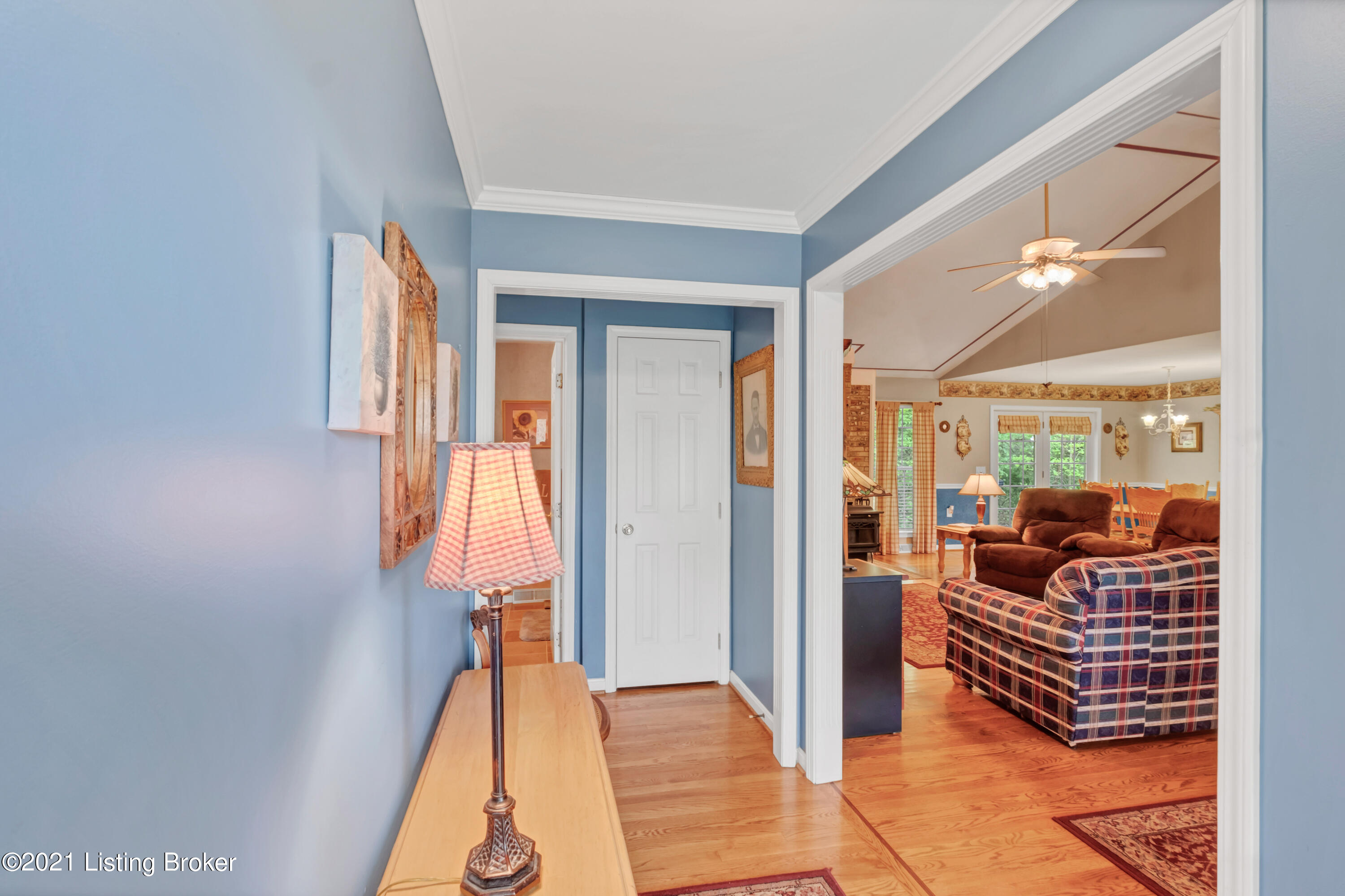 579 Bearcamp Road Louisville, KY 40272 - Photo 7 of 38 13-579 Bearcamp-112