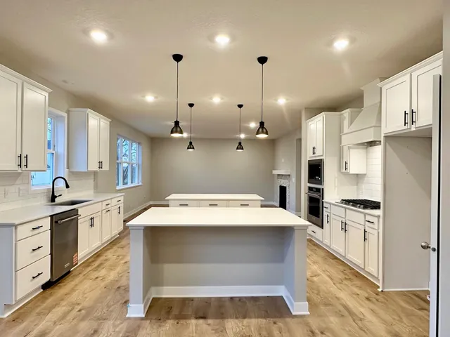 $644,990 | 1526 Clover Preserve Way, Chaska, MN 55318