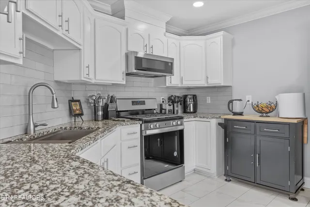 $429,900 | 7256 Haynesfield Lane, Knoxville, TN 37918