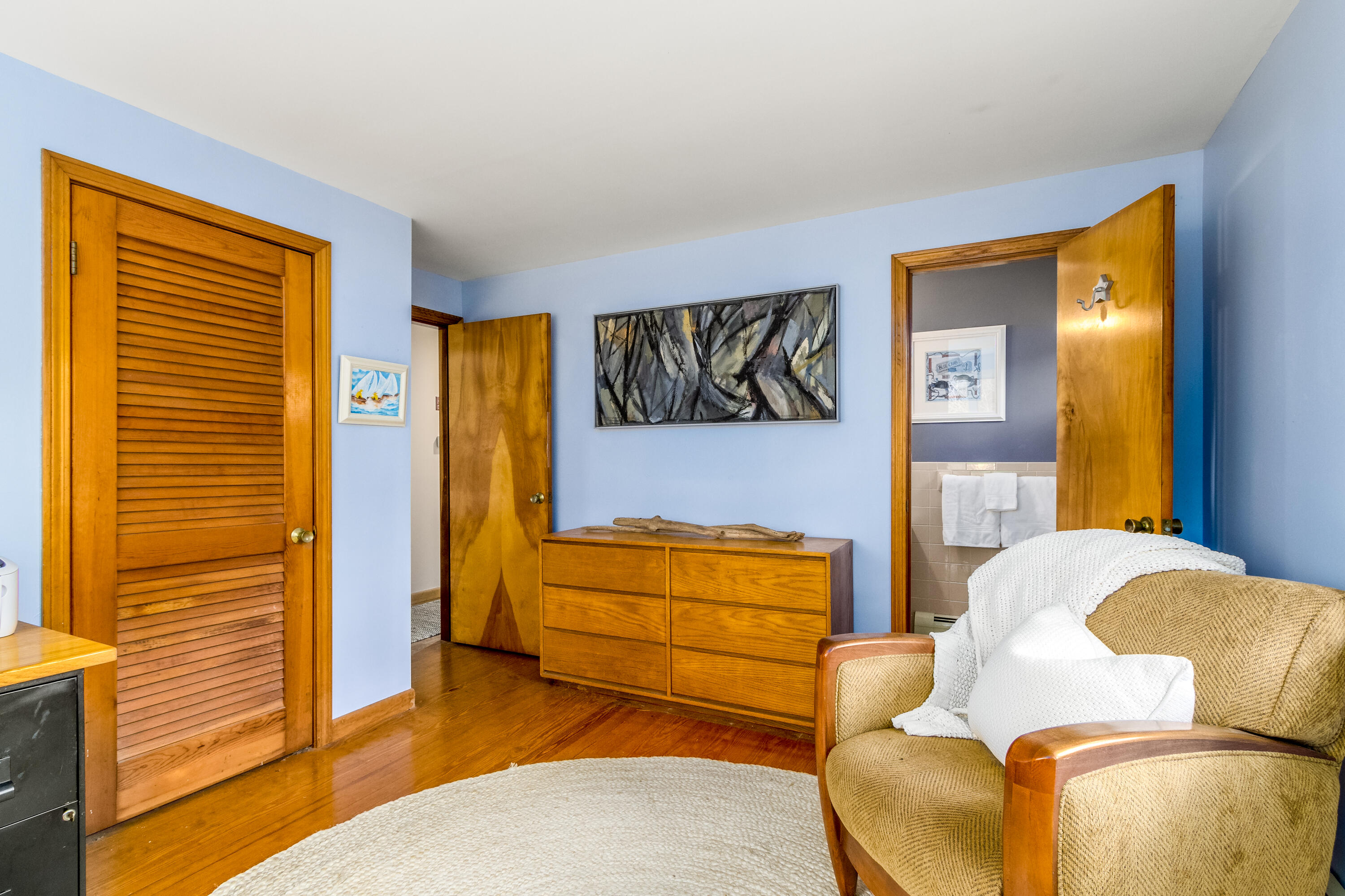 3 Tern Road Harwich, MA 02645 - Photo 25 of 44 a bedroom with a bed and couch