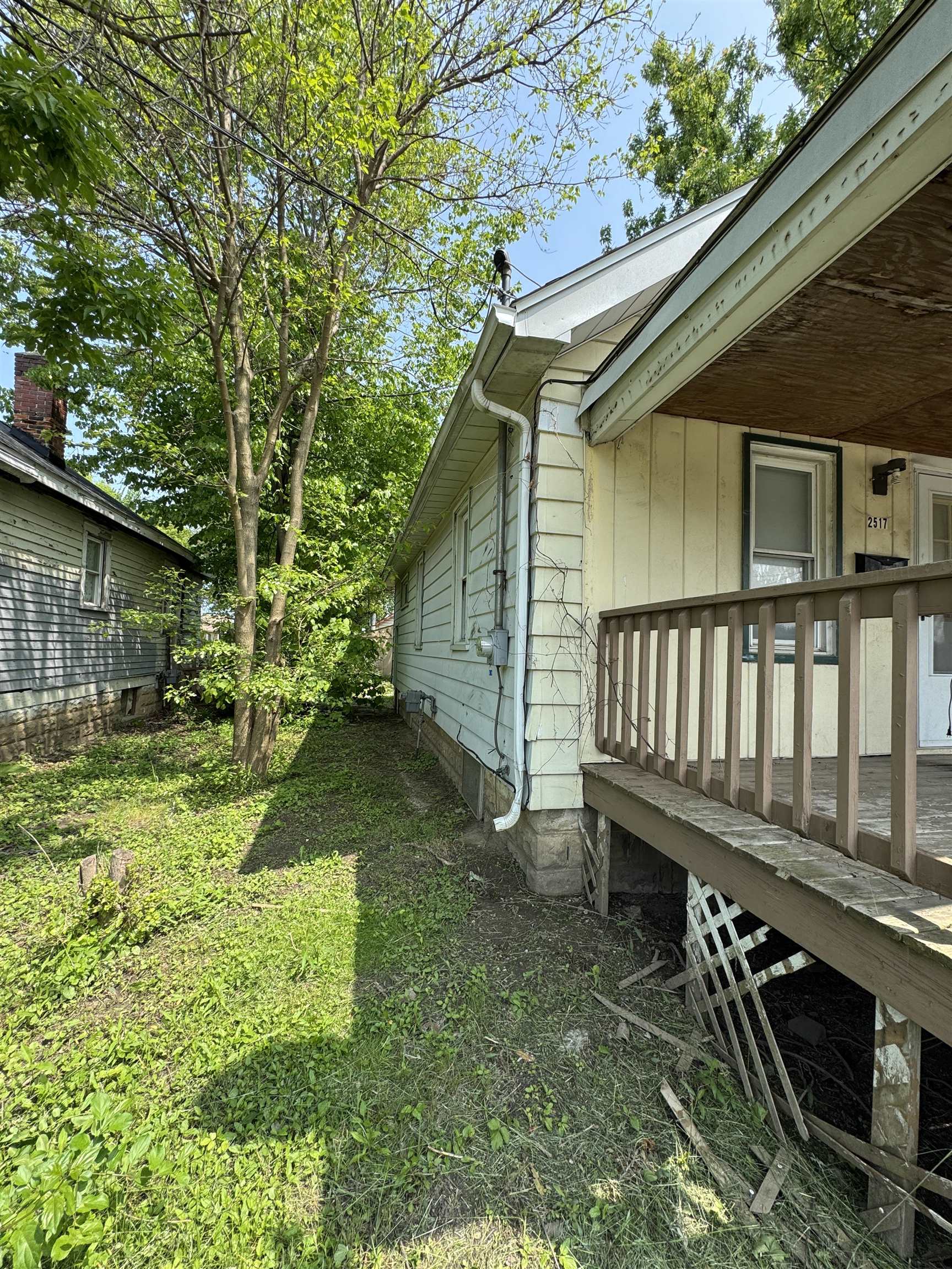2517 Leith Street Flint, MI 48506 - Photo 2 of 4