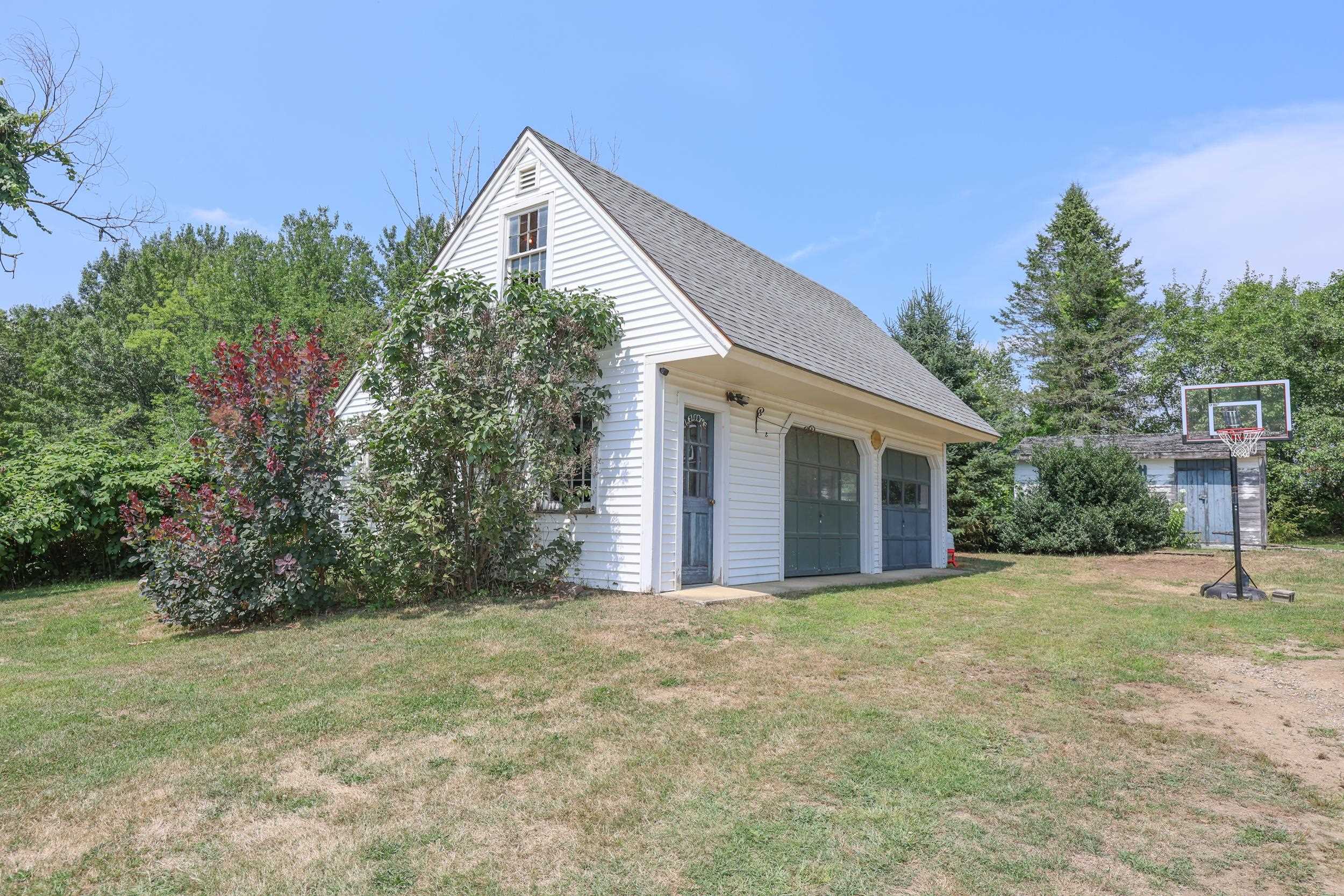 4 Youngs Hill Road Loudon, NH 03307 - Photo 2 of 49