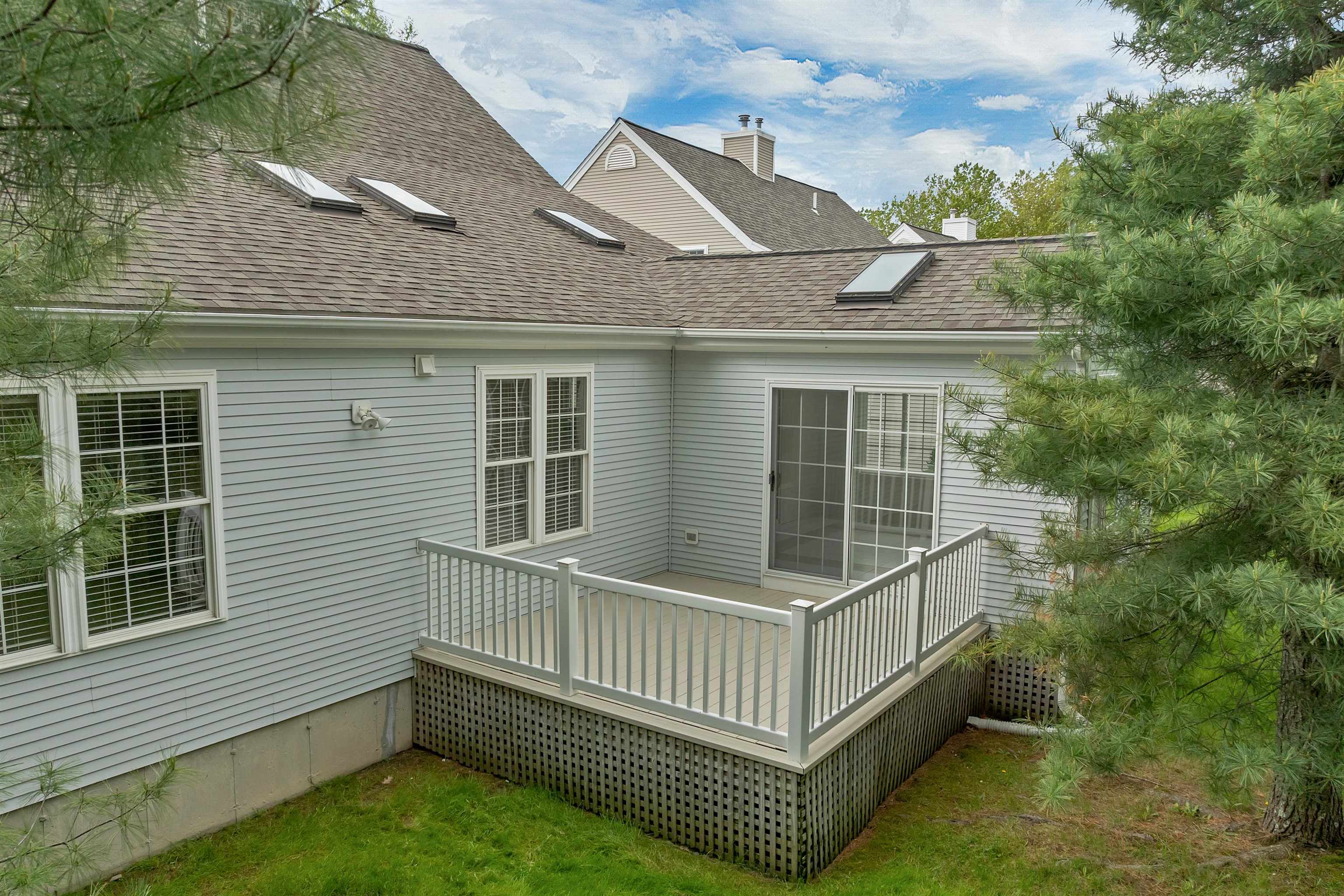 20 Hampton Meadows Hampton, NH 03842 - Photo 4 of 40