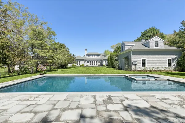 $5,250,000 | 41 Edgewood Avenue, Bridgehampton, NY 11932
