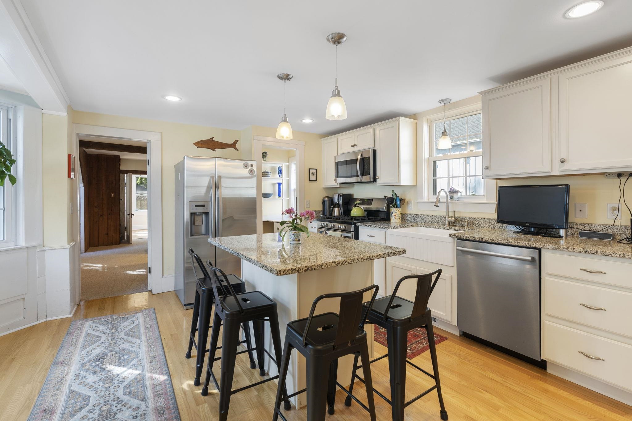 8 Maple Street Exeter, NH 03833 - Photo 5 of 32