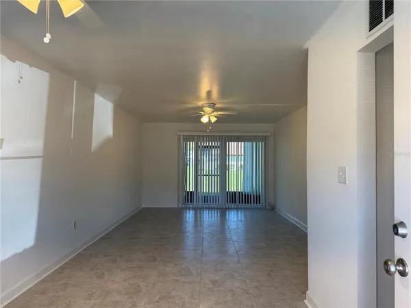 $1,400 | 5154 Turquoise Lane, Unit 102, New Port Richey, FL 34652