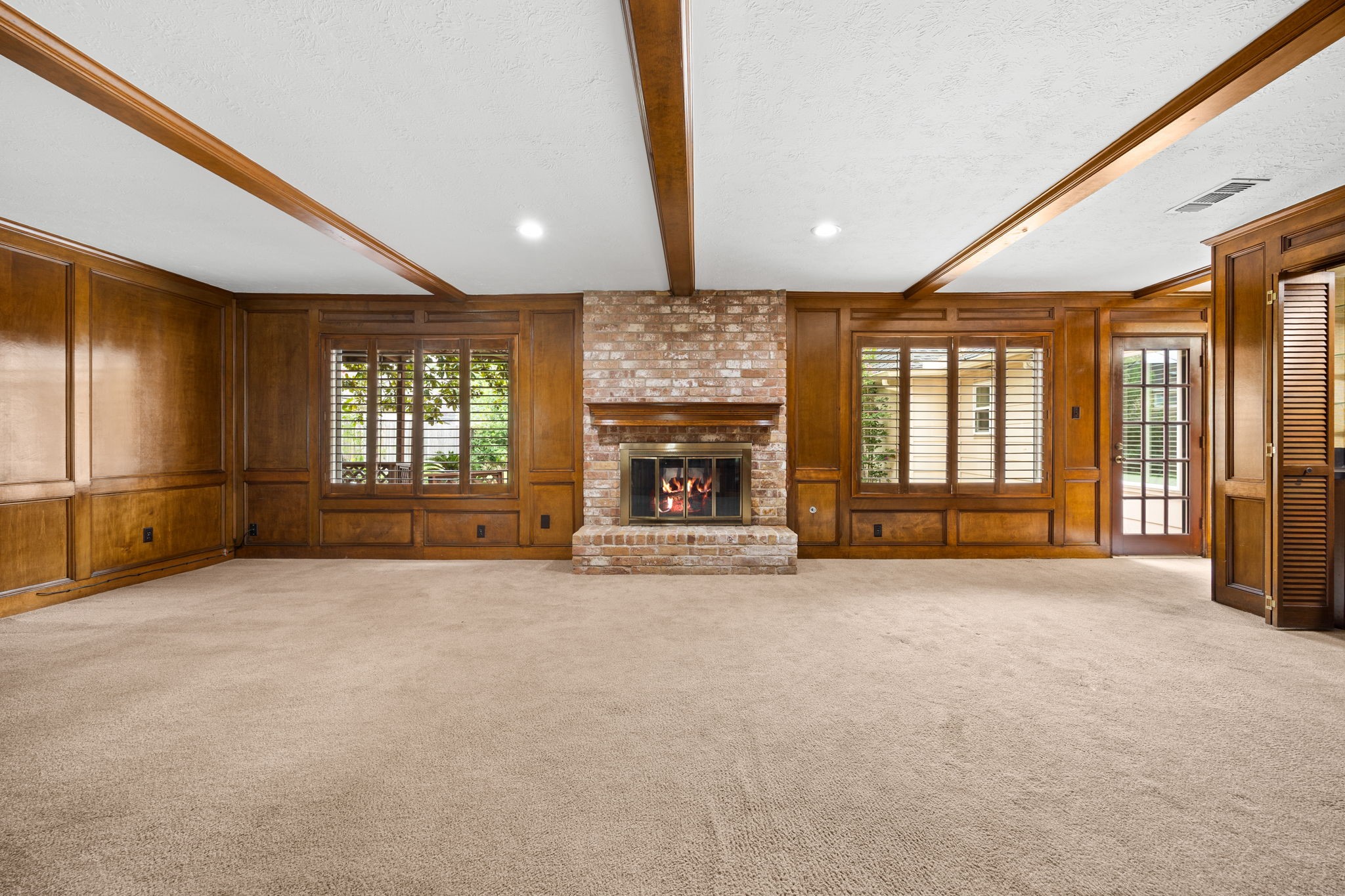 6623 Ampton Drive Spring, TX 77379 - Photo 22 of 45 Bring your oversized furniture.