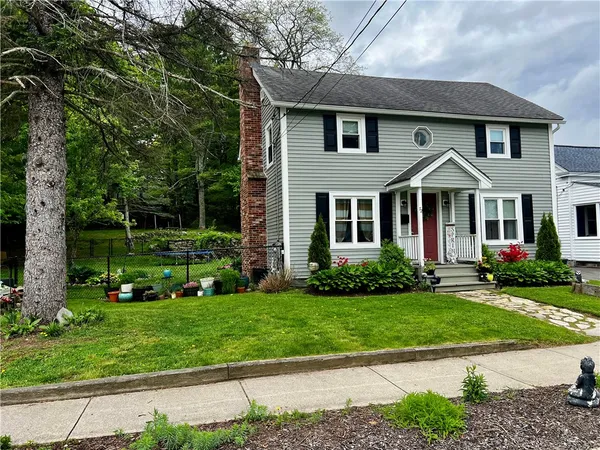 $499,900 | 72 Farnum Pike, Smithfield, RI 02917
