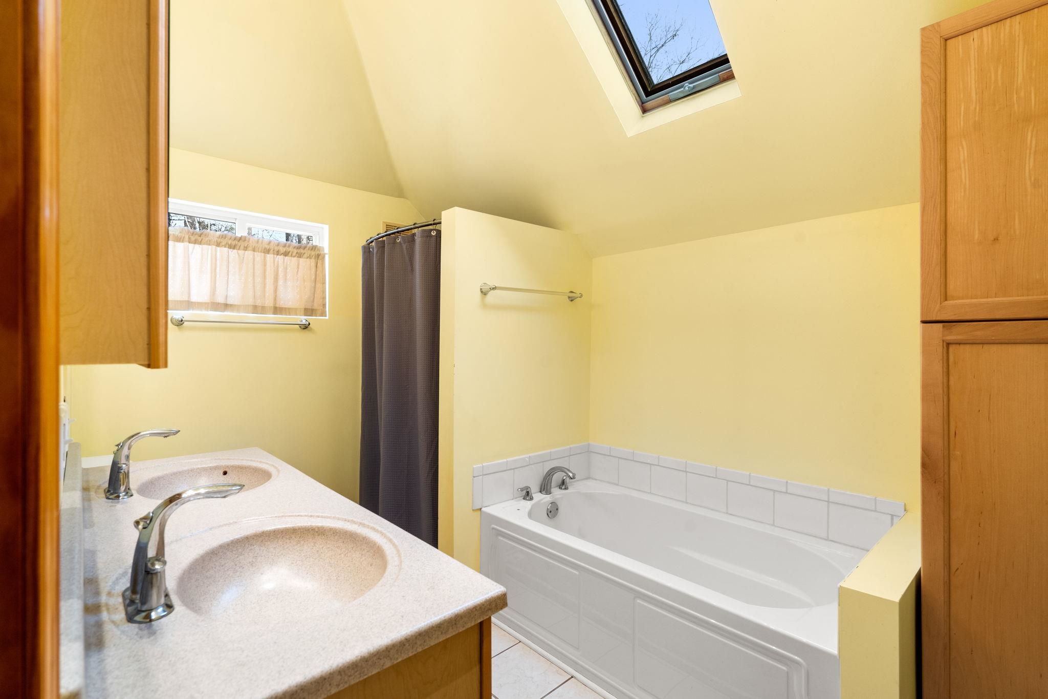 42 Scribner Road Fremont, NH 03044 - Photo 14 of 38