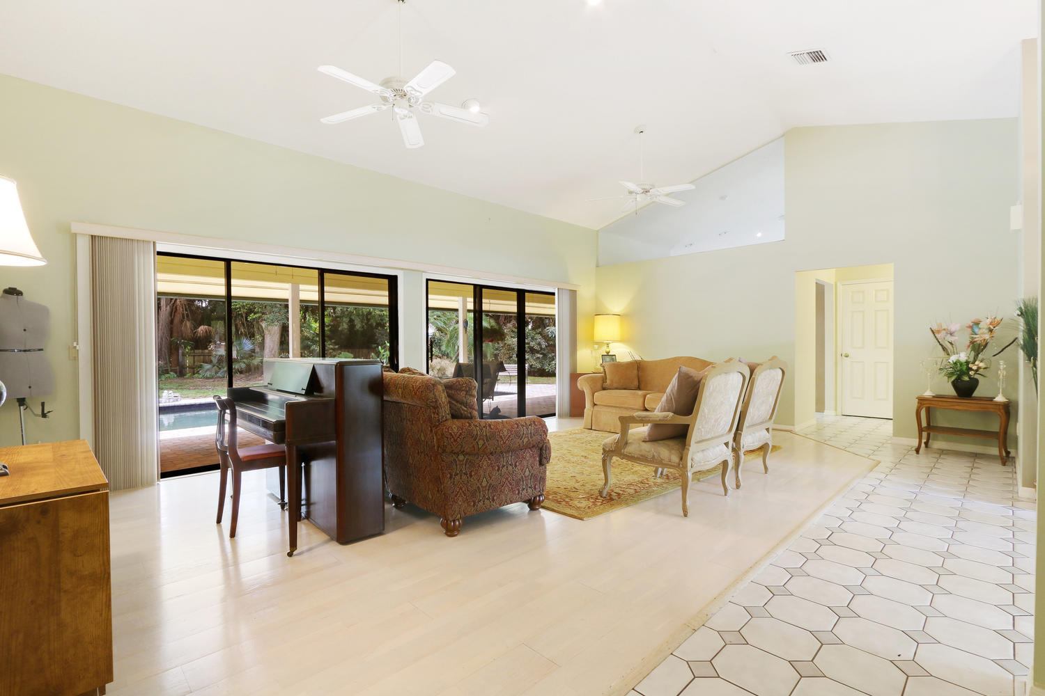 134 Buttonwood Way Jupiter, FL 33469 - Photo 3 of 27 3