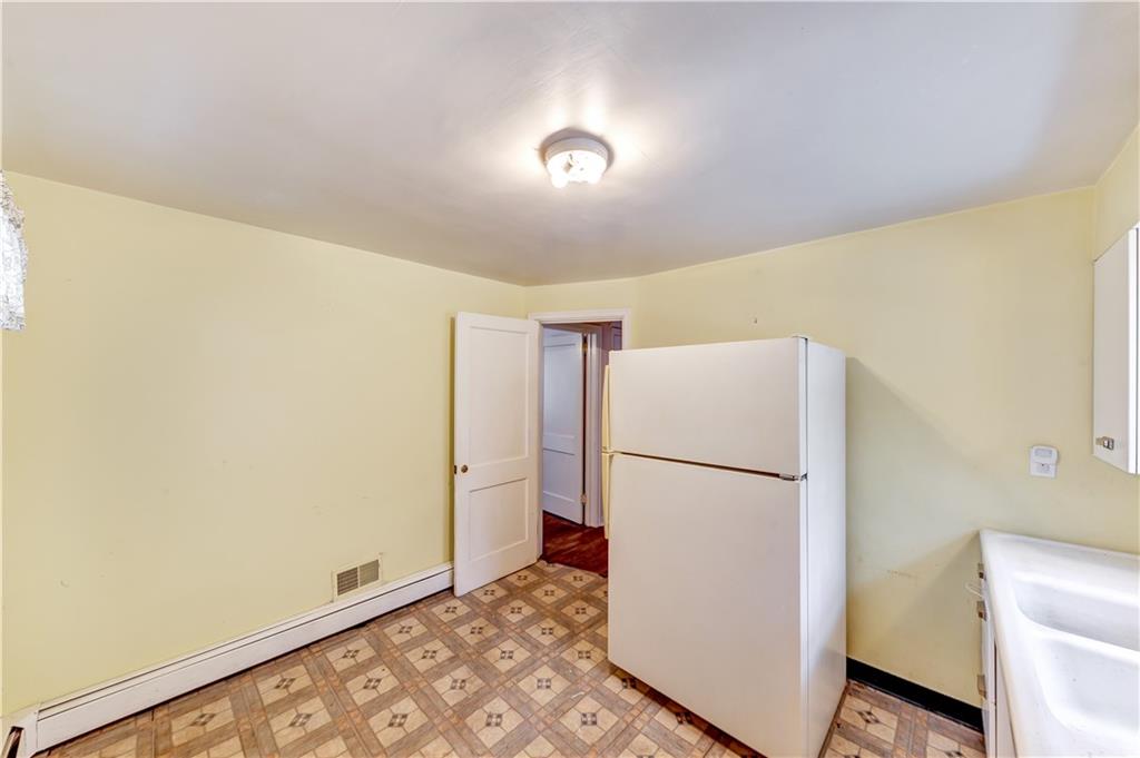 766 Beacon Road Pittsburgh, PA 15205 - Photo 16 of 25
