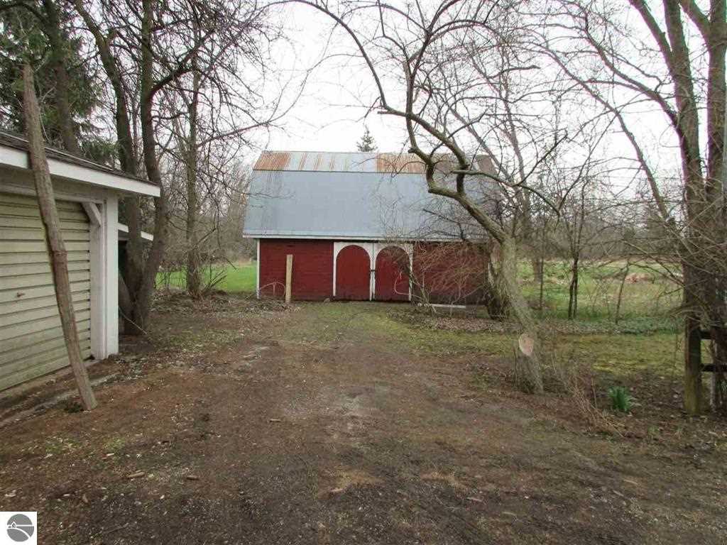 5757 South Mission Road Mount Pleasant, MI 48858 - Photo 3 of 6 1882947-2.JPG