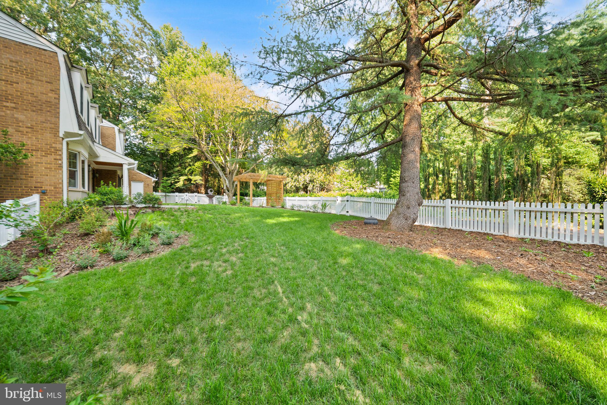 2648 Black Fir Court Reston, VA 20191 - Photo 4 of 85 Gallery Image 4