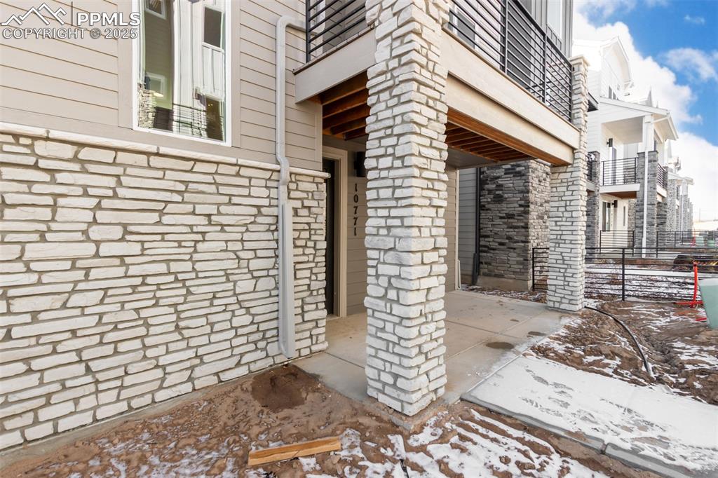 10771 Spalding View Colorado Springs, CO 80908 - Photo 4 of 42