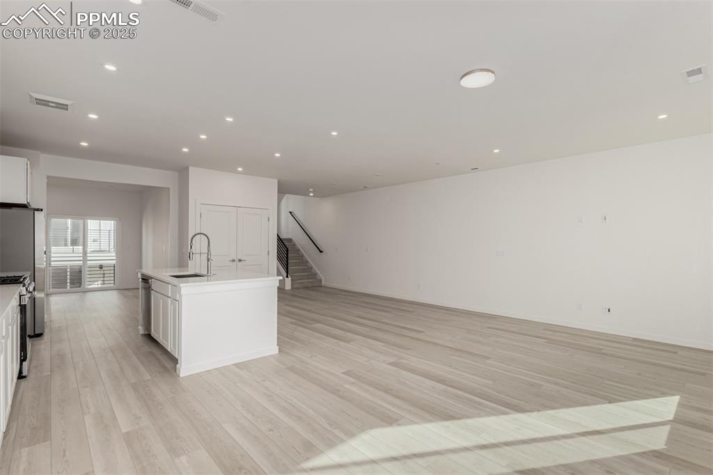 10771 Spalding View Colorado Springs, CO 80908 - Photo 9 of 42