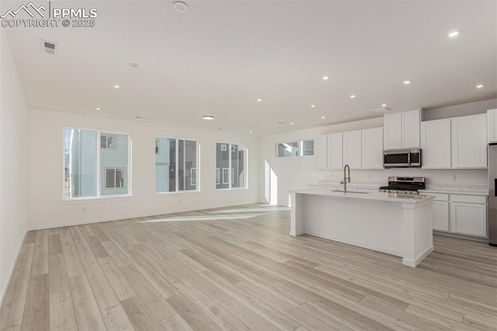 10771 Spalding View Colorado Springs, CO 80908 - Photo 10 of 42