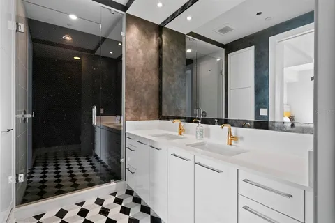 $7,000,000 | 100 1st Avenue North, Unit 3905, St. Petersburg, FL 33701