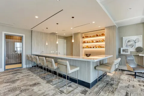 $7,000,000 | 100 1st Avenue North, Unit 3905, St. Petersburg, FL 33701