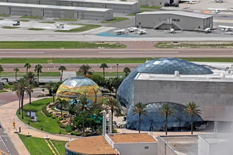 $7,000,000 | 100 1st Avenue North, Unit 3905, St. Petersburg, FL 33701