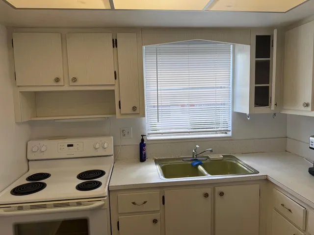 $1,200 | 2747 East Dudley Drive, Unit F, West Palm Beach, FL 33415