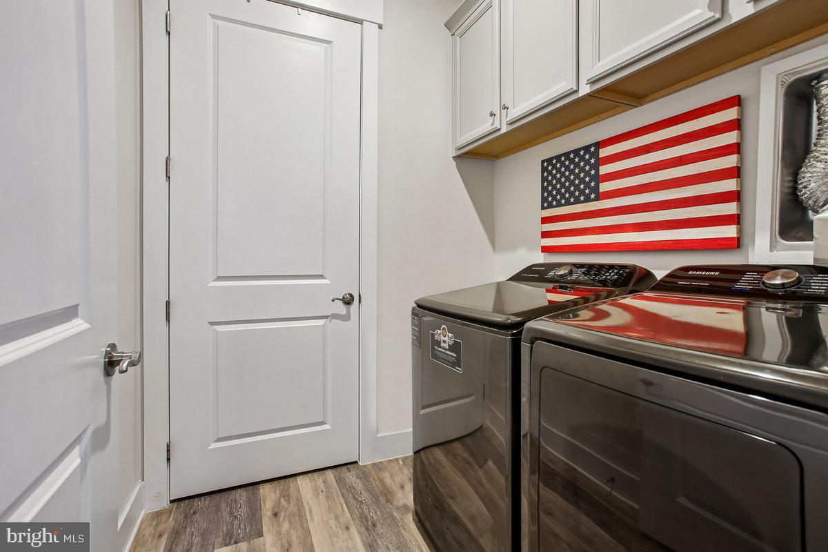 25635 Not Forgotten Terrace Chantilly, VA 20152 - Photo 23 of 59 main level laundry