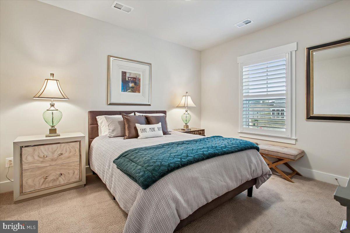 25635 Not Forgotten Terrace Chantilly, VA 20152 - Photo 31 of 59 upper level third bedroom