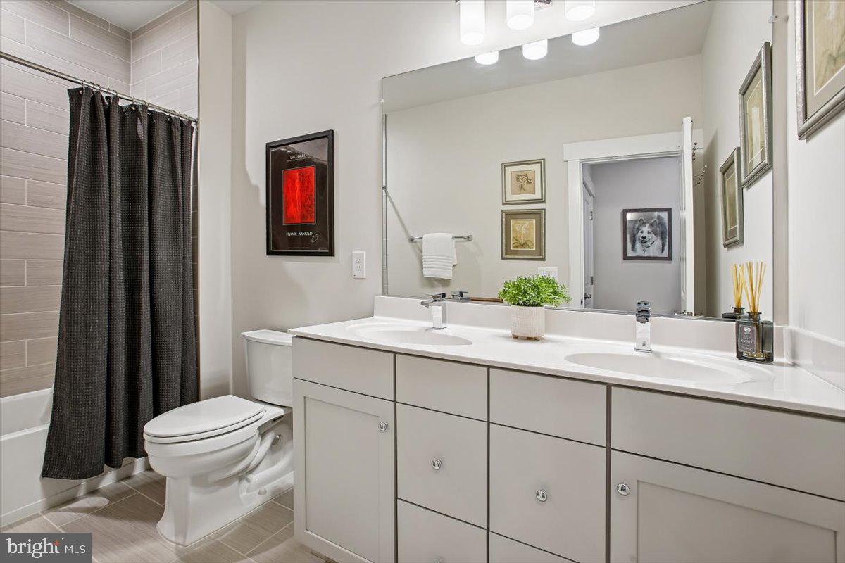 25635 Not Forgotten Terrace Chantilly, VA 20152 - Photo 33 of 59 upper level full bath