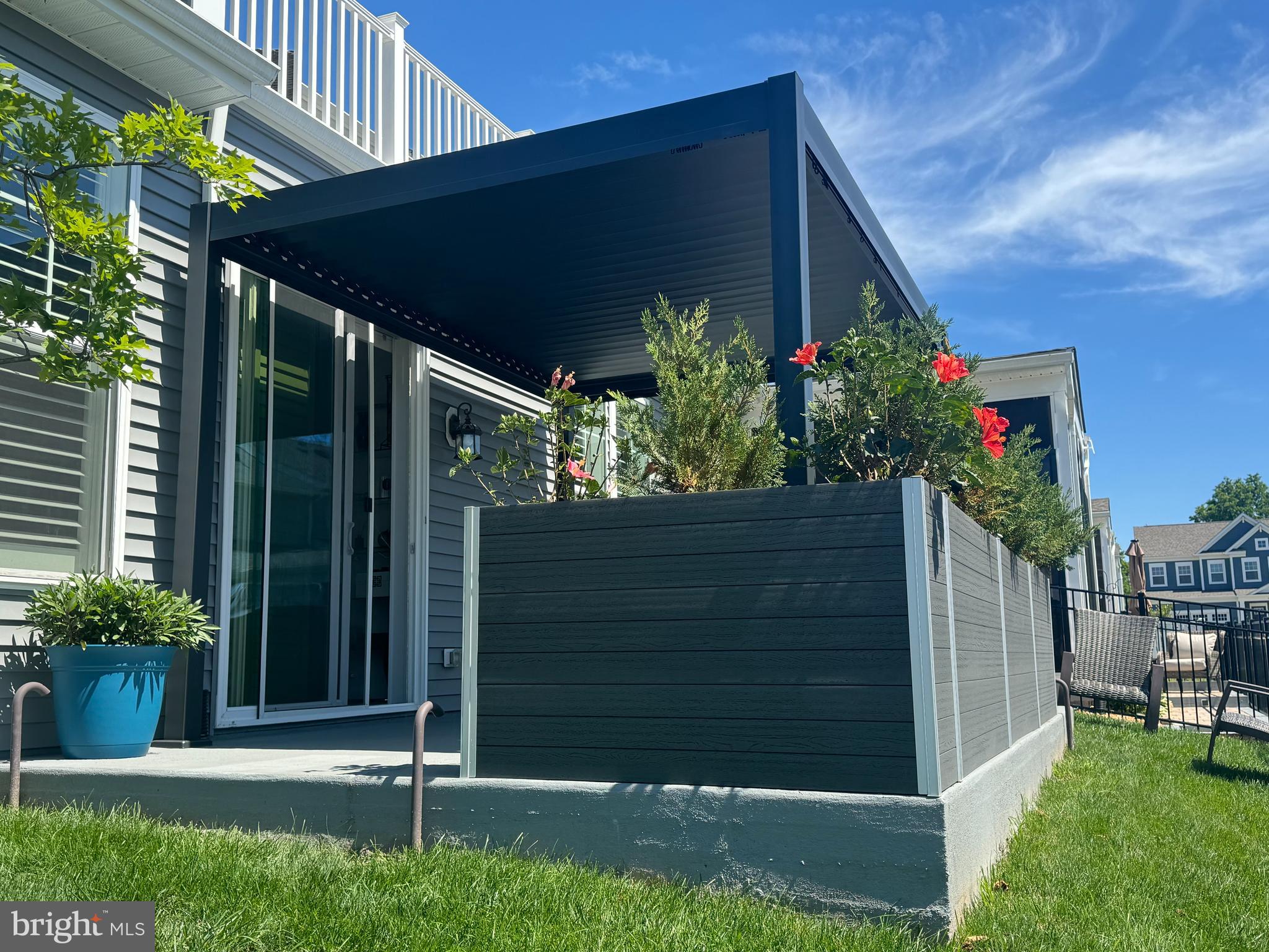 25635 Not Forgotten Terrace Chantilly, VA 20152 - Photo 36 of 59 main level private patio with pergola, shade