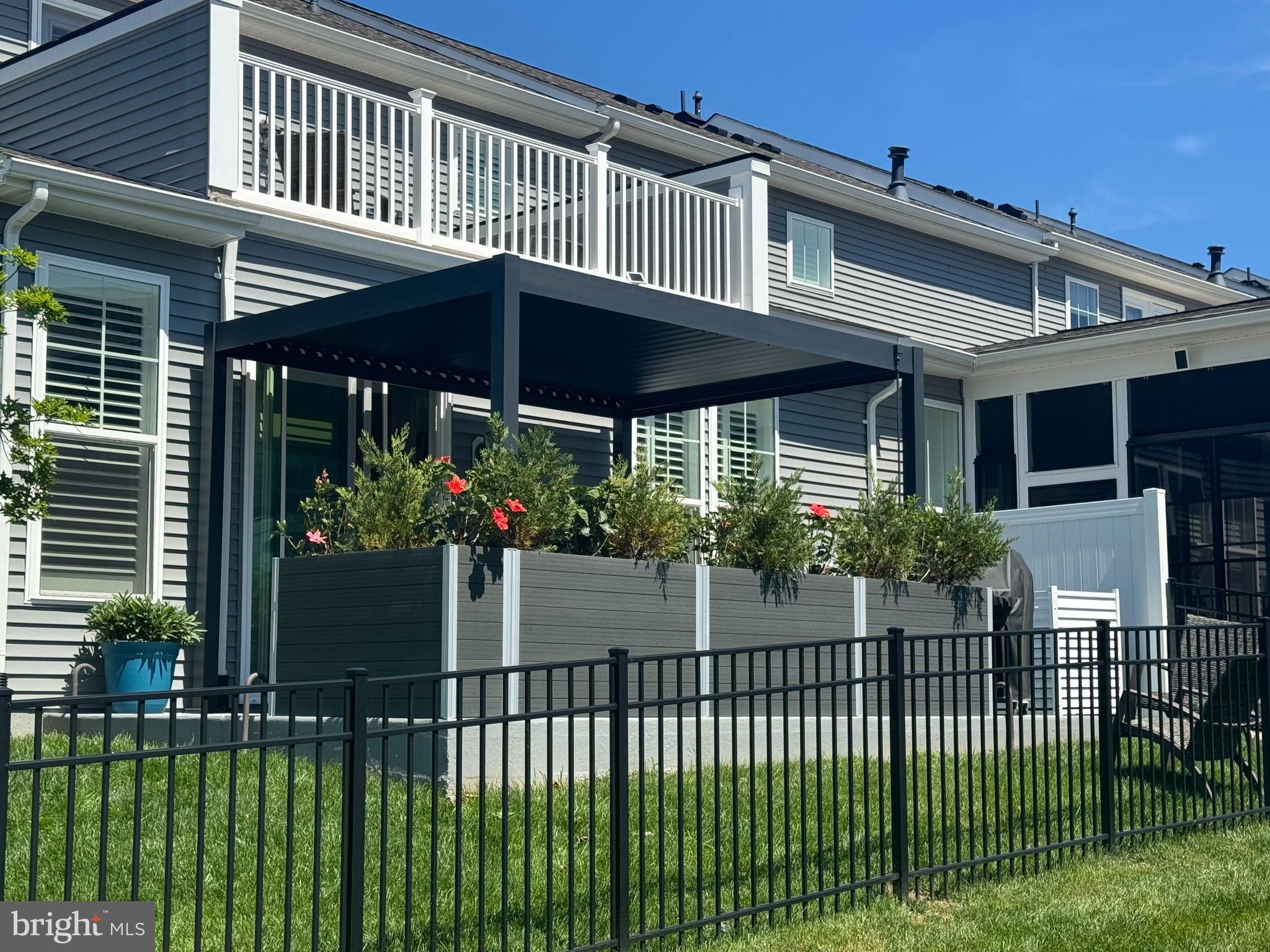 25635 Not Forgotten Terrace Chantilly, VA 20152 - Photo 37 of 59 fenced in back yard