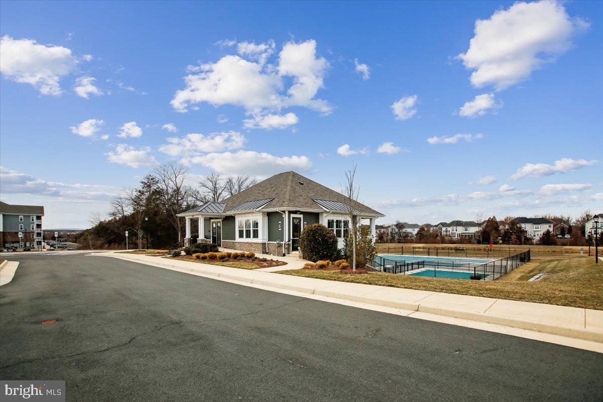 25635 Not Forgotten Terrace Chantilly, VA 20152 - Photo 50 of 59 community center steps from home