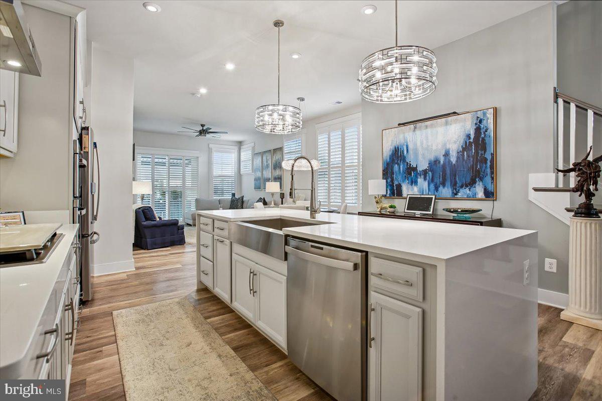 25635 Not Forgotten Terrace Chantilly, VA 20152 - Photo 7 of 59 spacious island