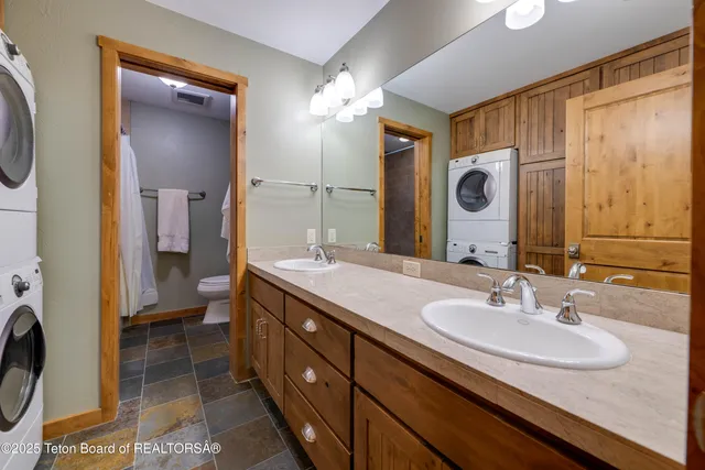 $949,000 | 4450 Berry Drive, Unit 39 12, Wilson, WY 83014