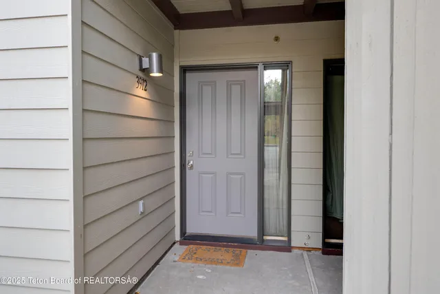 $949,000 | 4450 Berry Drive, Unit 39 12, Wilson, WY 83014