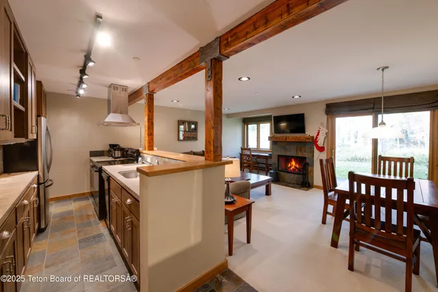 $949,000 | 4450 Berry Drive, Unit 39 12, Wilson, WY 83014