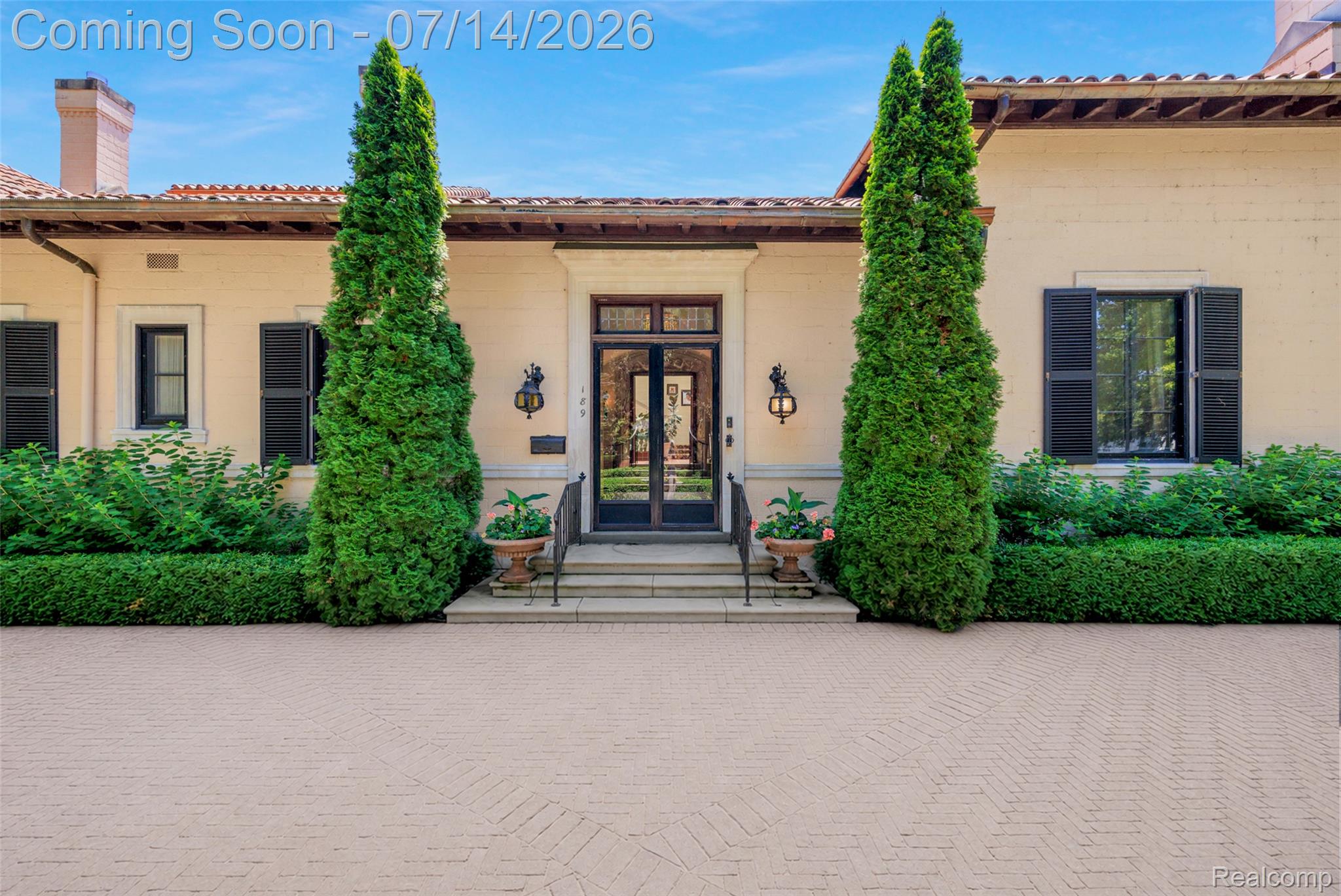 189 Cloverly Road Grosse Pointe, MI 48236 - Photo 4 of 96 189 Cloverly 05.jpeg