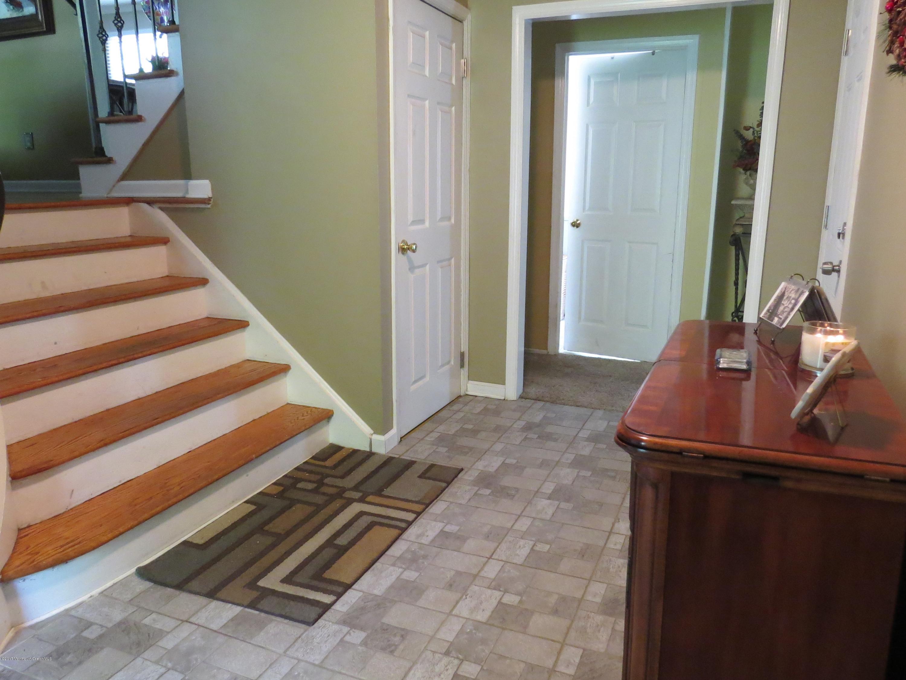 13 Glenbrook Road Freehold, NJ 07728 - Photo 4 of 31 IMG_3561