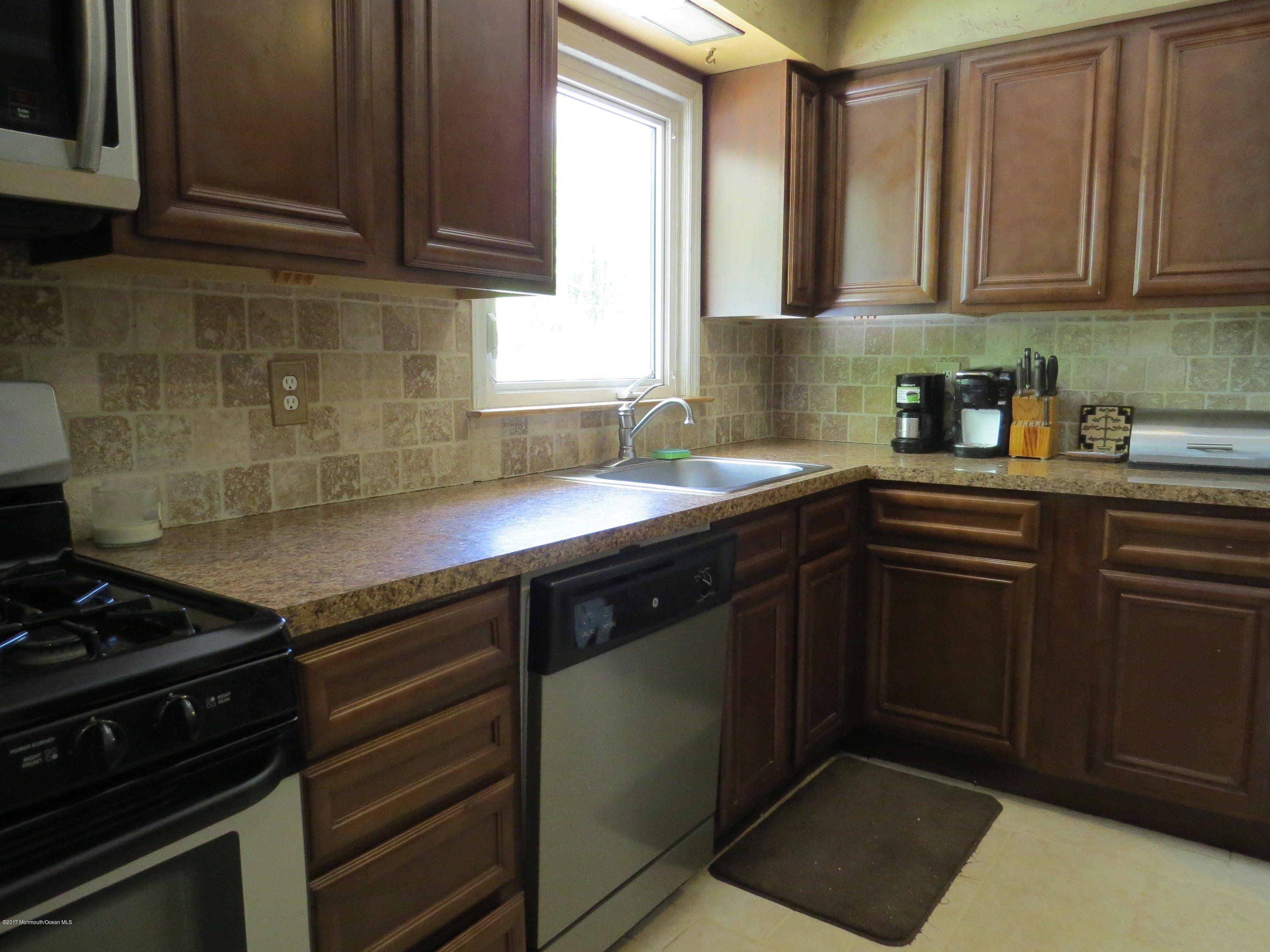 13 Glenbrook Road Freehold, NJ 07728 - Photo 10 of 31 IMG_3568