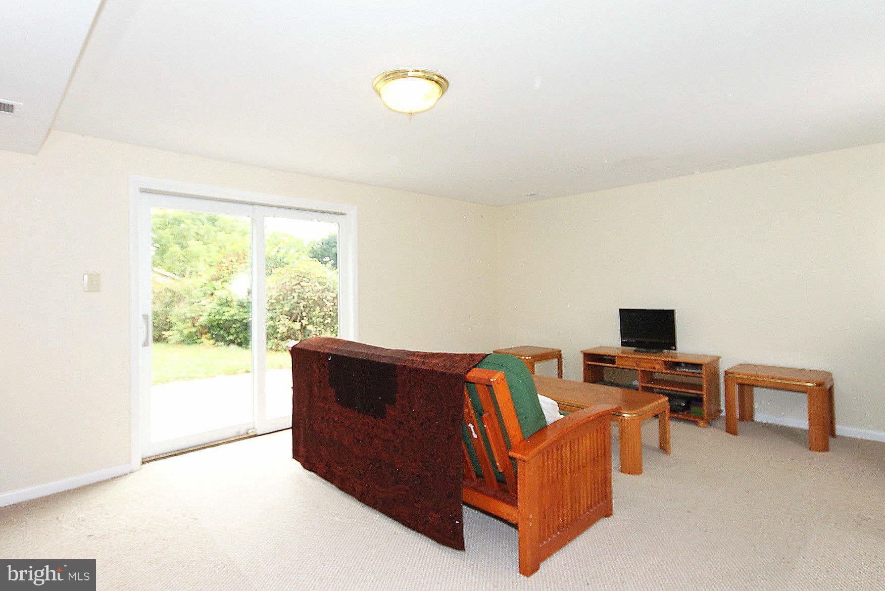 12105 Arbie Road Silver Spring, MD 20904 - Photo 12 of 28 Family Room